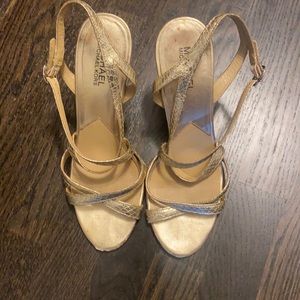 Michael Kors - Your summer sandal!